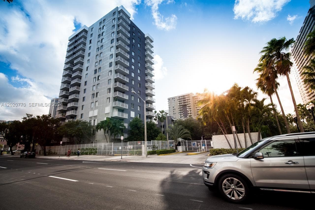 850 N Miami Ave # 1903, Miami FL 33136 — 47