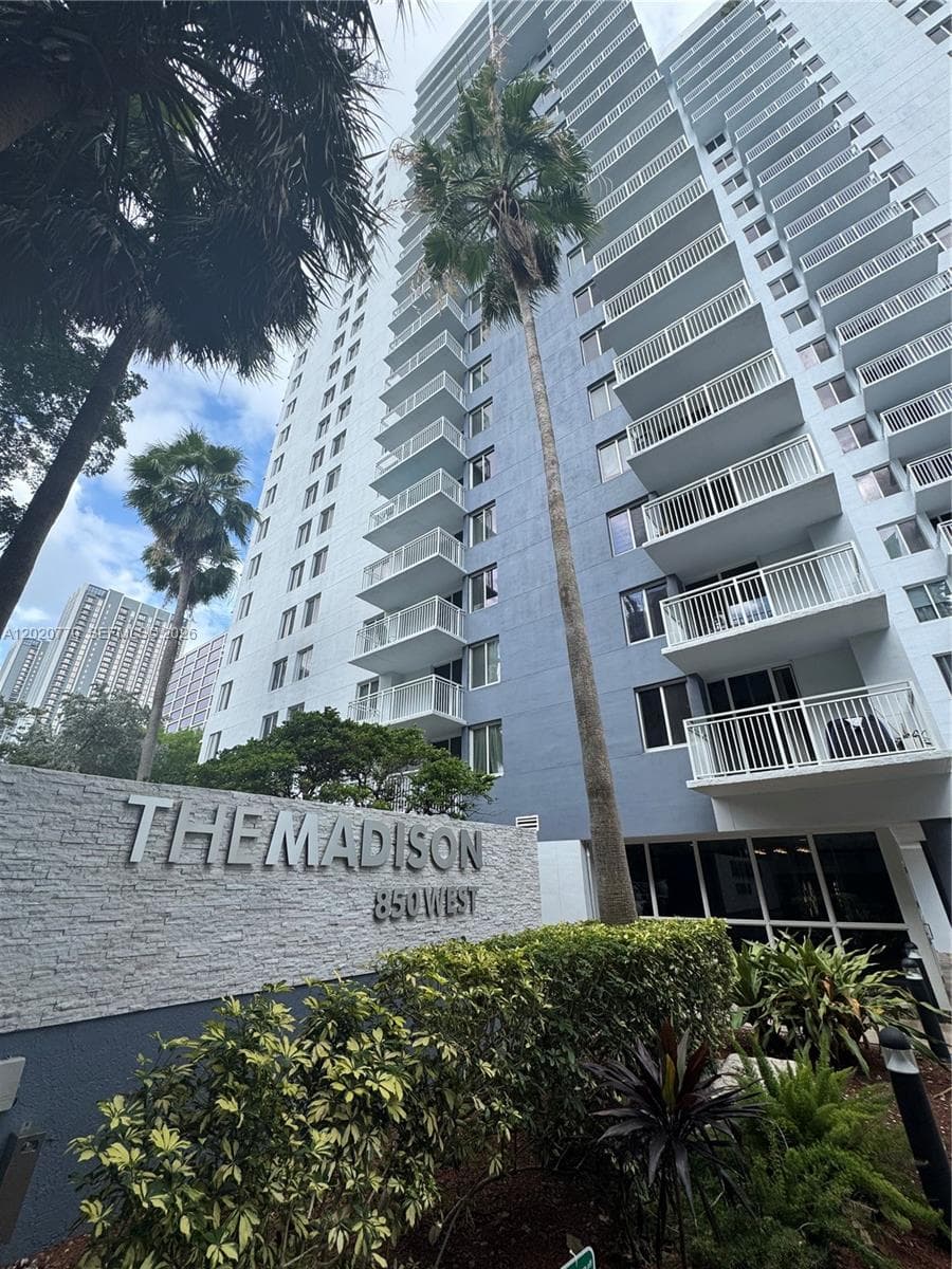 850 N Miami Ave # 1903, Miami FL 33136 — 3