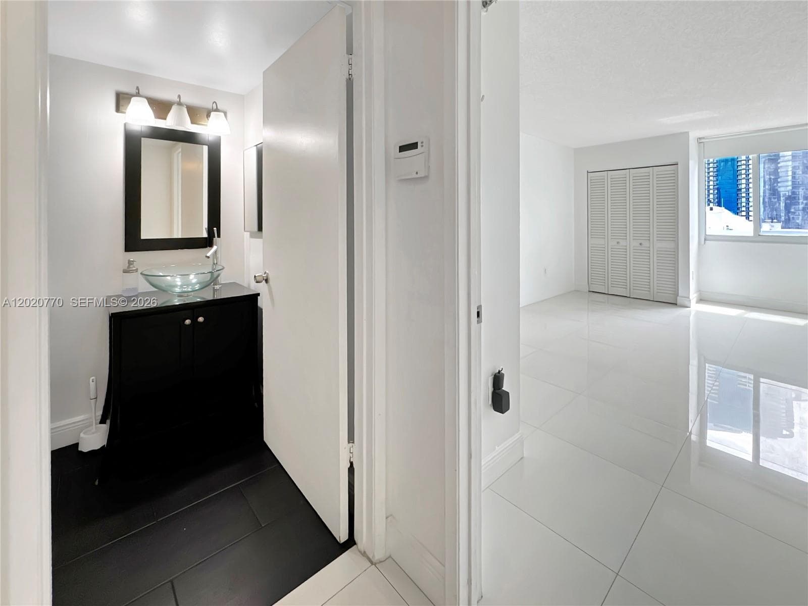 850 N Miami Ave # 1903, Miami FL 33136 — 25