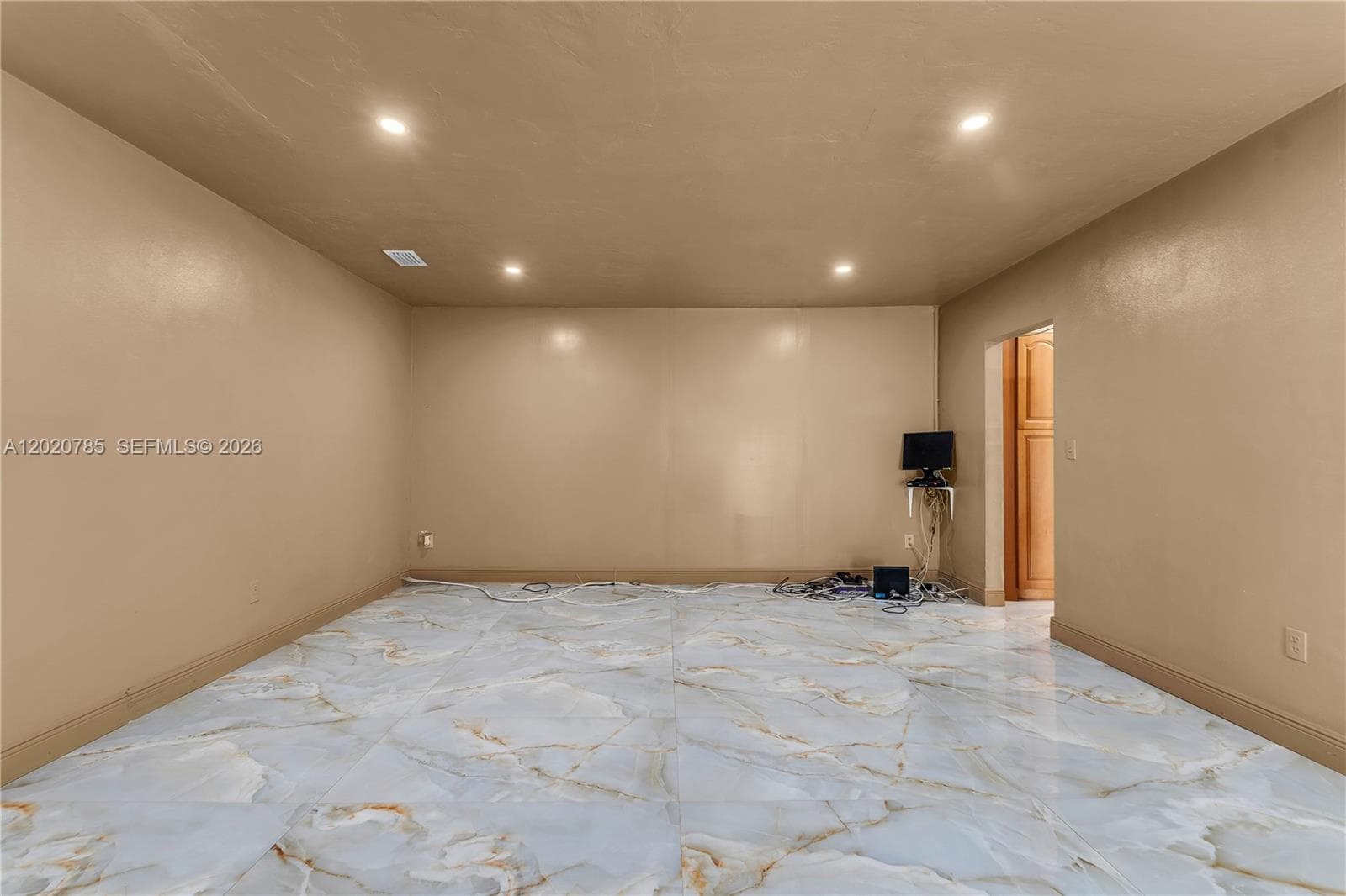 2240 NW 175th St, Miami Gardens FL 33056 — 19