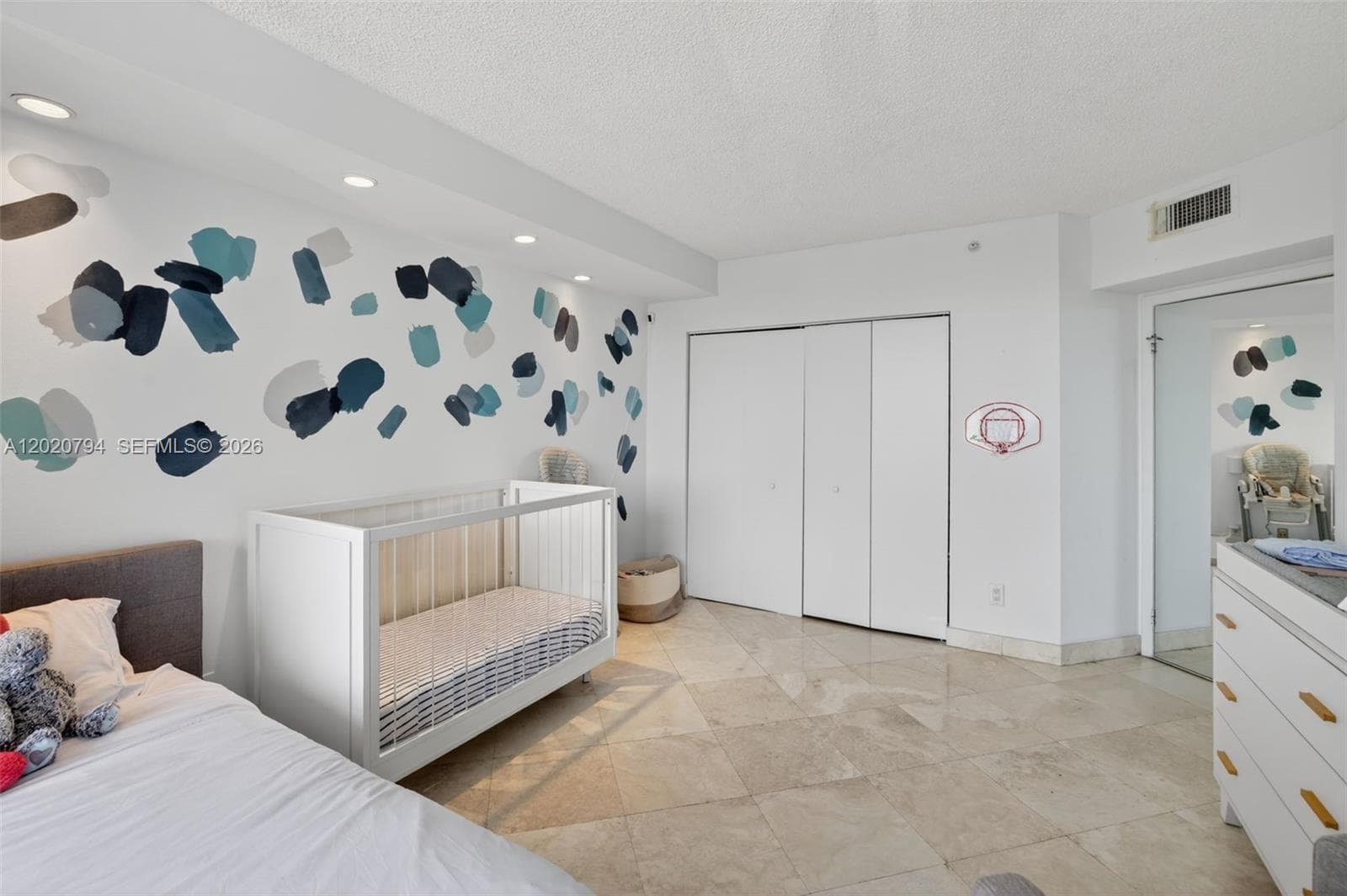 21205 Yacht Club Dr # 605, Aventura FL 33180 — 35