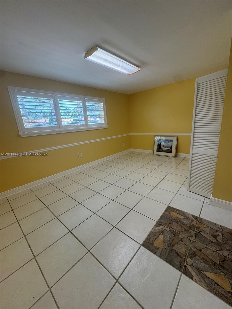 8605 SW 106th St # B, Miami FL 33156 — 7