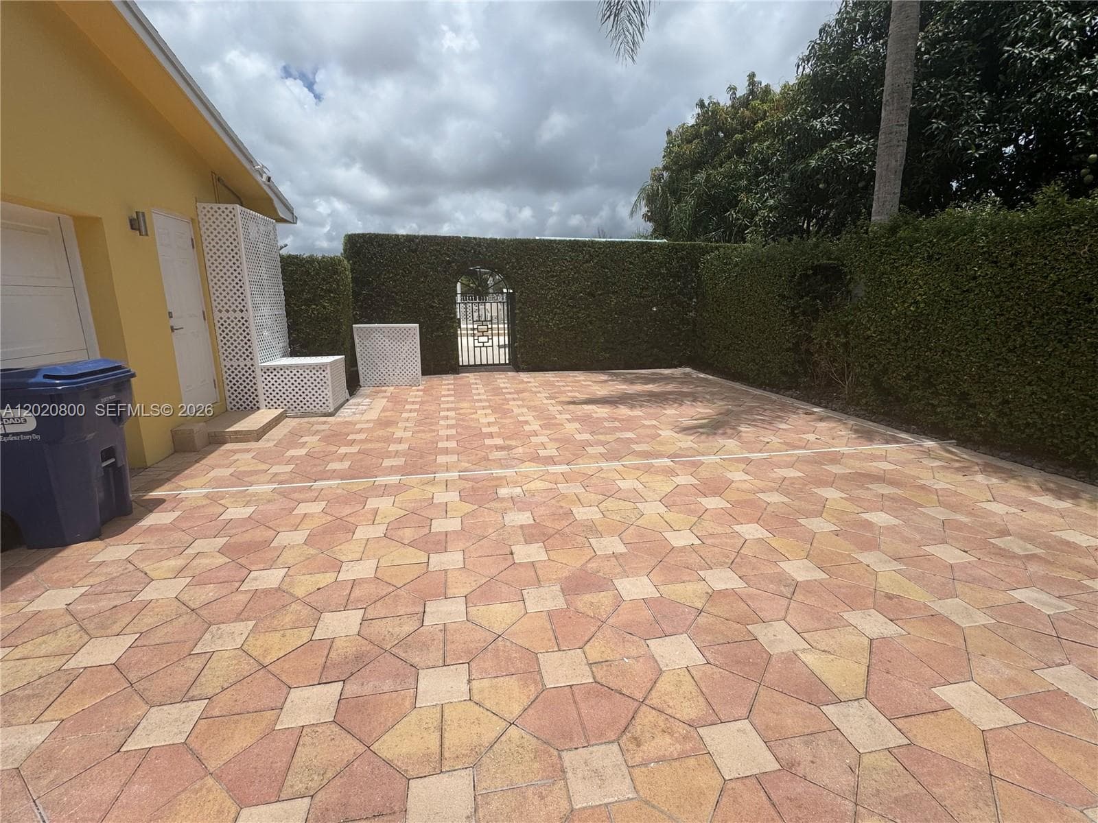 8605 SW 106th St # B, Miami FL 33156 — 1