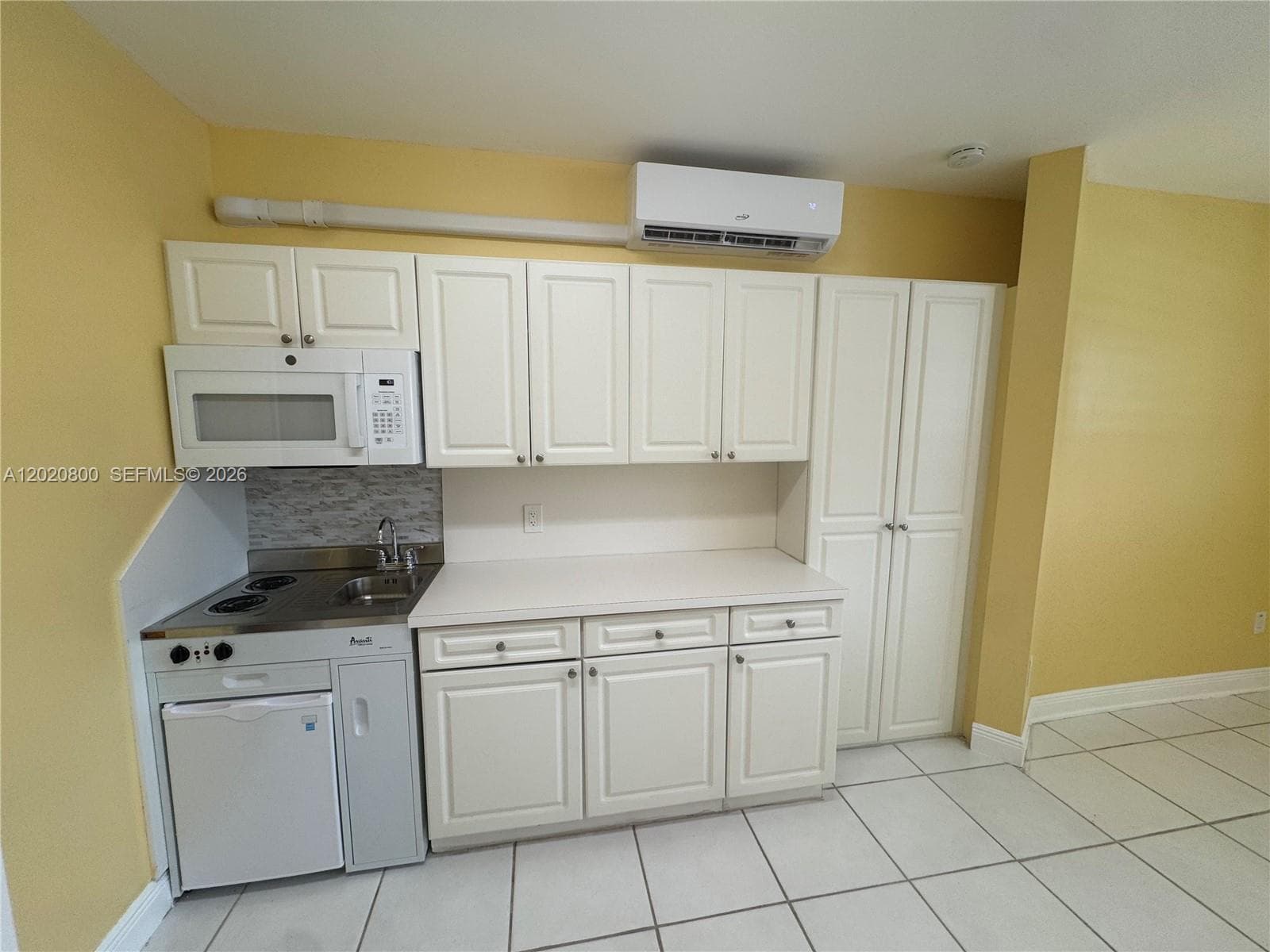 8605 SW 106th St # B, Miami FL 33156 — 5