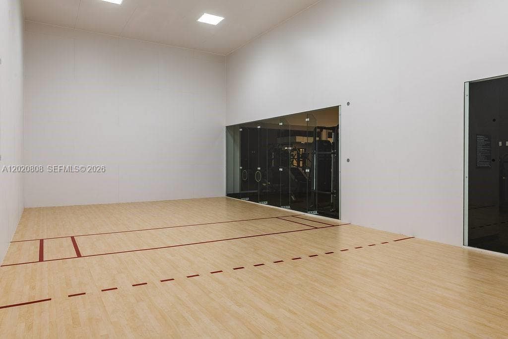 225 N Miami Ave # 2810, Miami FL 33128 — 16