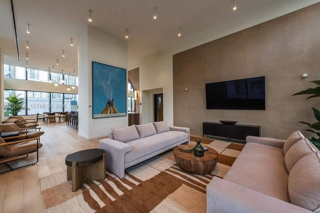 225 N Miami Ave # 2810, Miami FL 33128 — 20