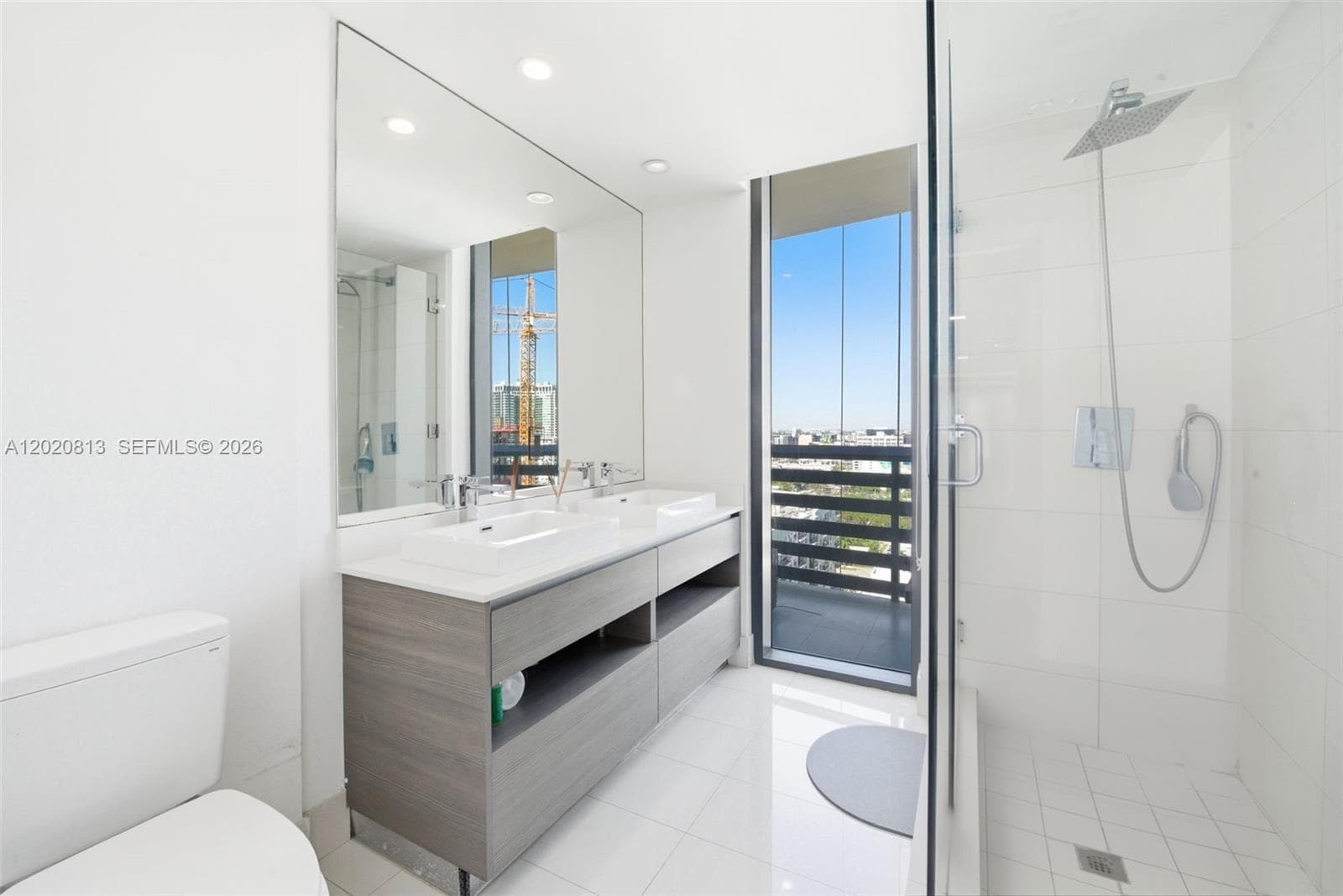 460 NE 28th St # 1801, Miami FL 33137 — 17
