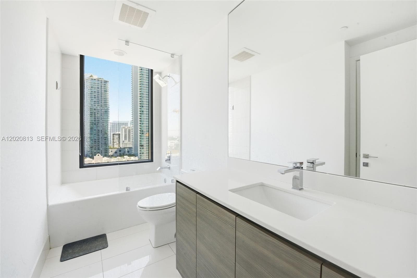 460 NE 28th St # 1801, Miami FL 33137 — 7