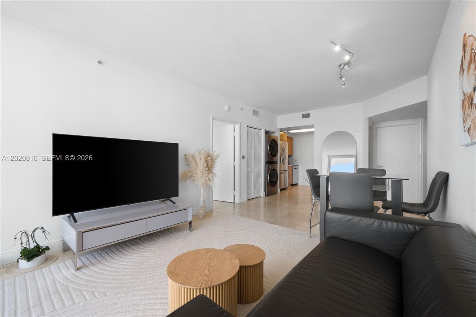 6365 Collins Ave # 1909, Miami Beach FL 33141 — 3