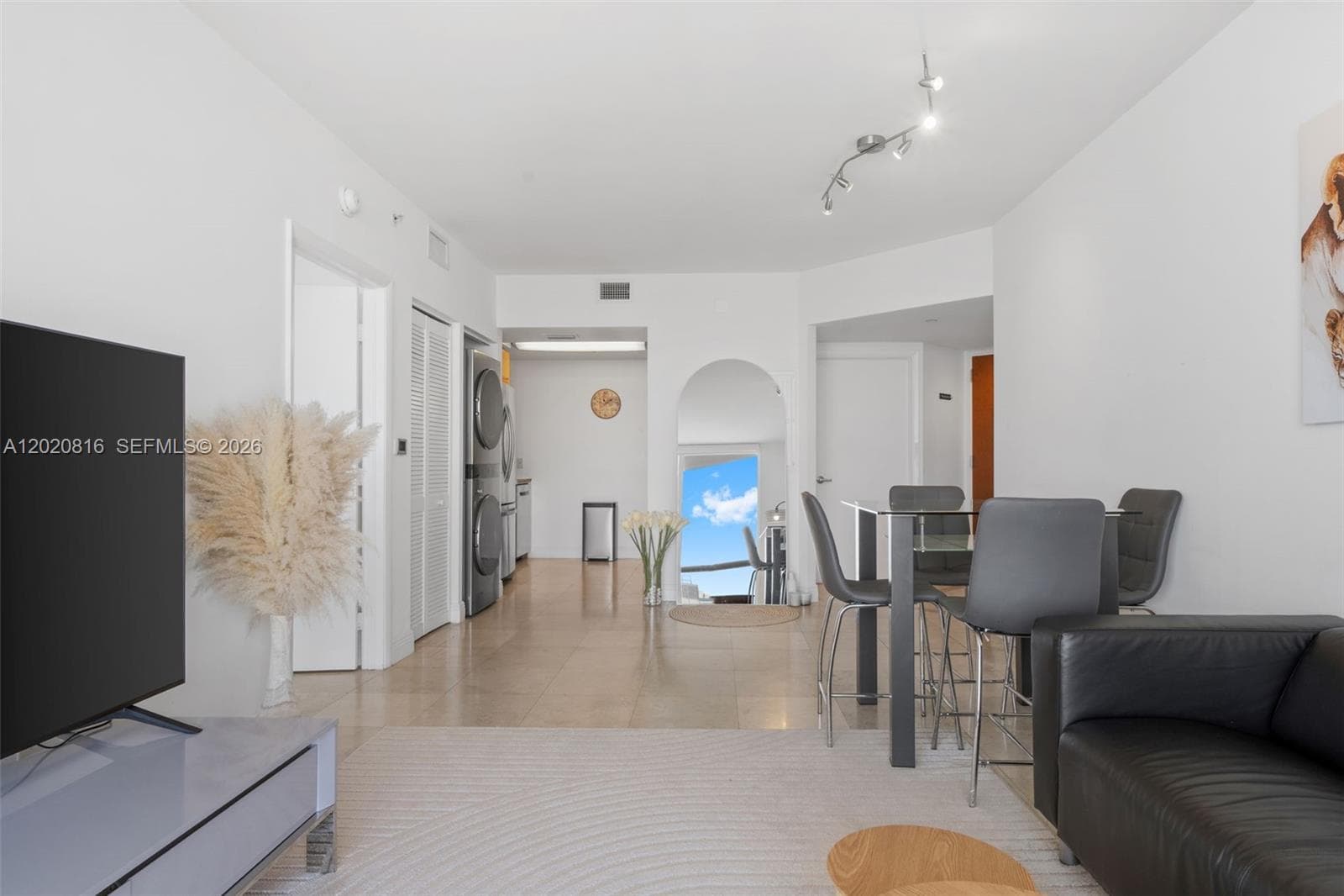 6365 Collins Ave # 1909, Miami Beach FL 33141 — 5