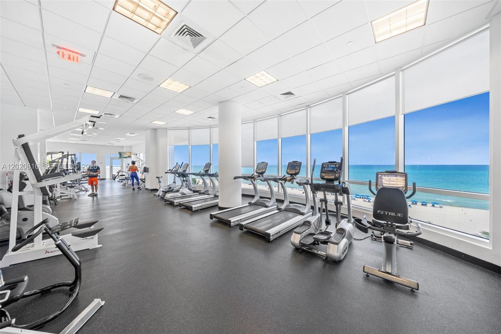 6365 Collins Ave # 1909, Miami Beach FL 33141 — 35