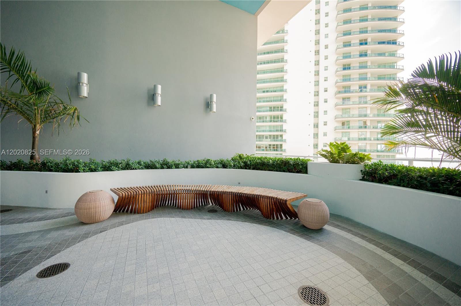 1300 Brickell Bay Dr # 1601, Miami FL 33131 — 32