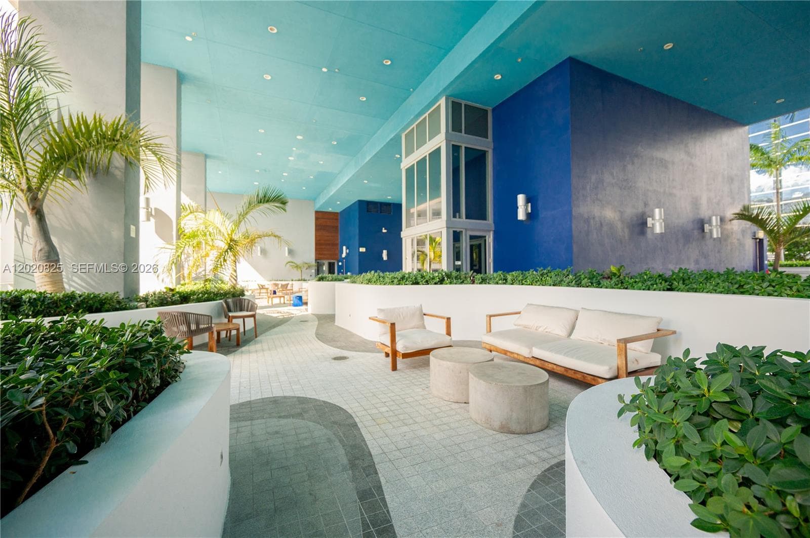1300 Brickell Bay Dr # 1601, Miami FL 33131 — 33
