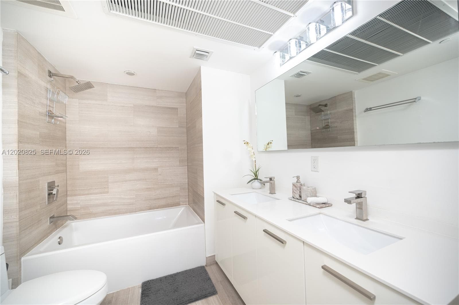 1300 Brickell Bay Dr # 1601, Miami FL 33131 — 15