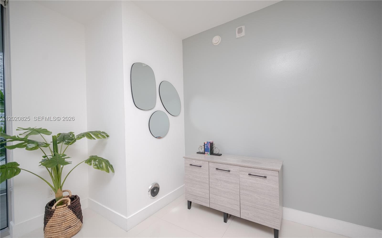 1300 Brickell Bay Dr # 1601, Miami FL 33131 — 8