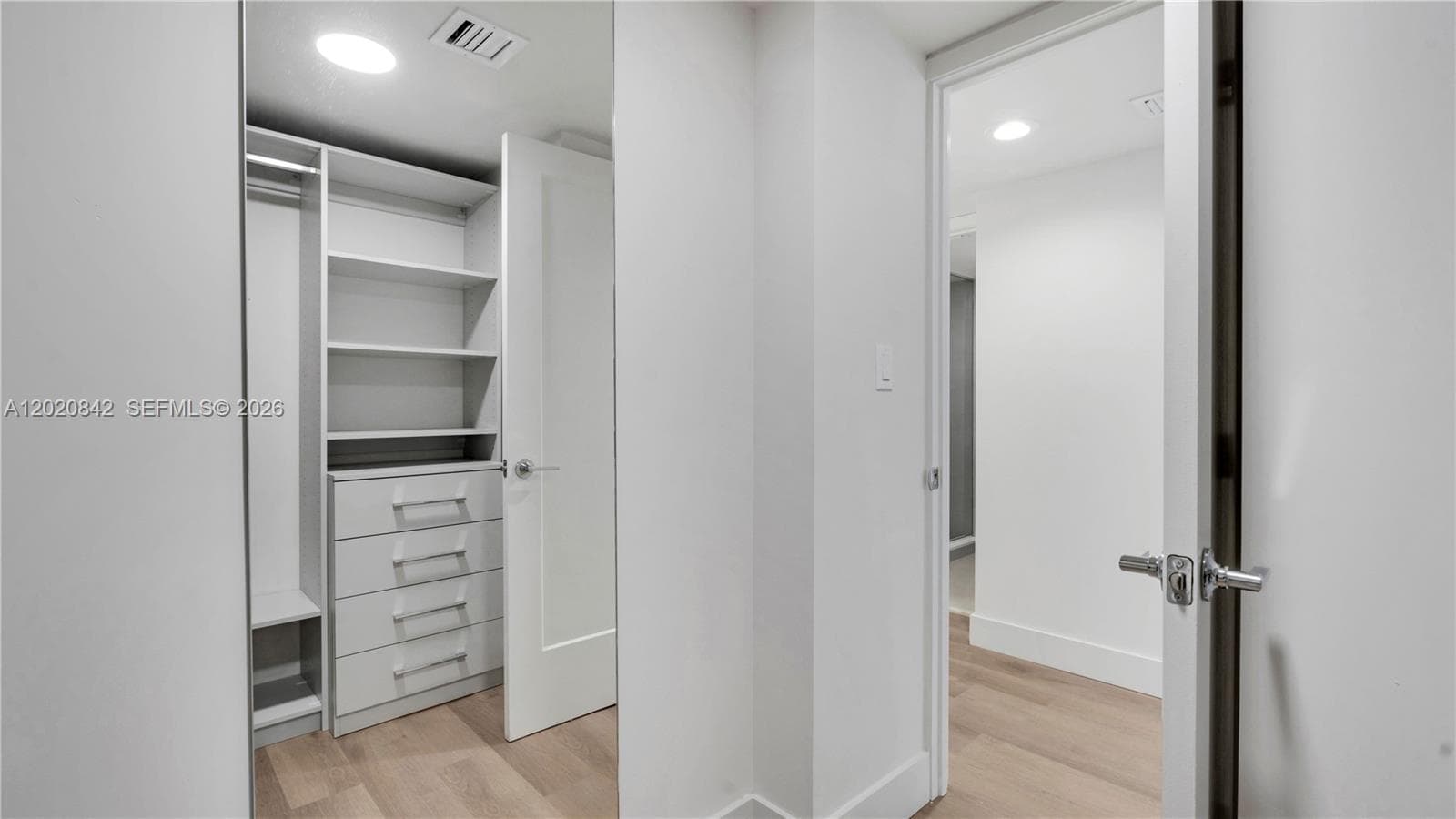 555 NE 34th St # 2709, Miami FL 33137 — 32