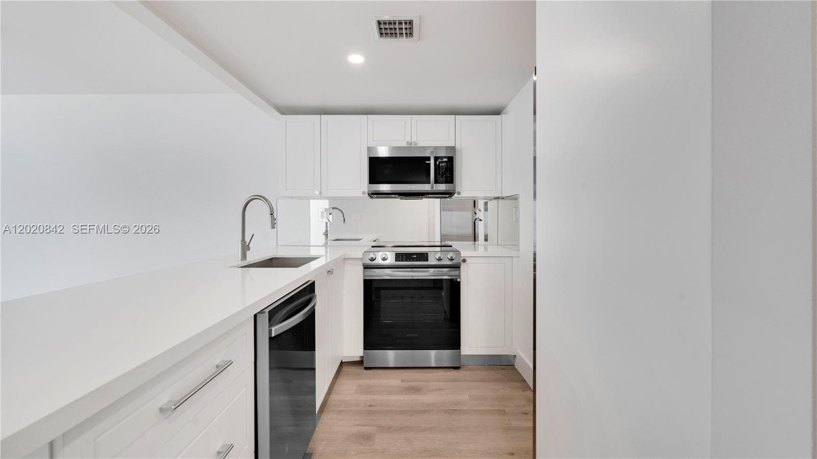 555 NE 34th St # 2709, Miami FL 33137 — 8
