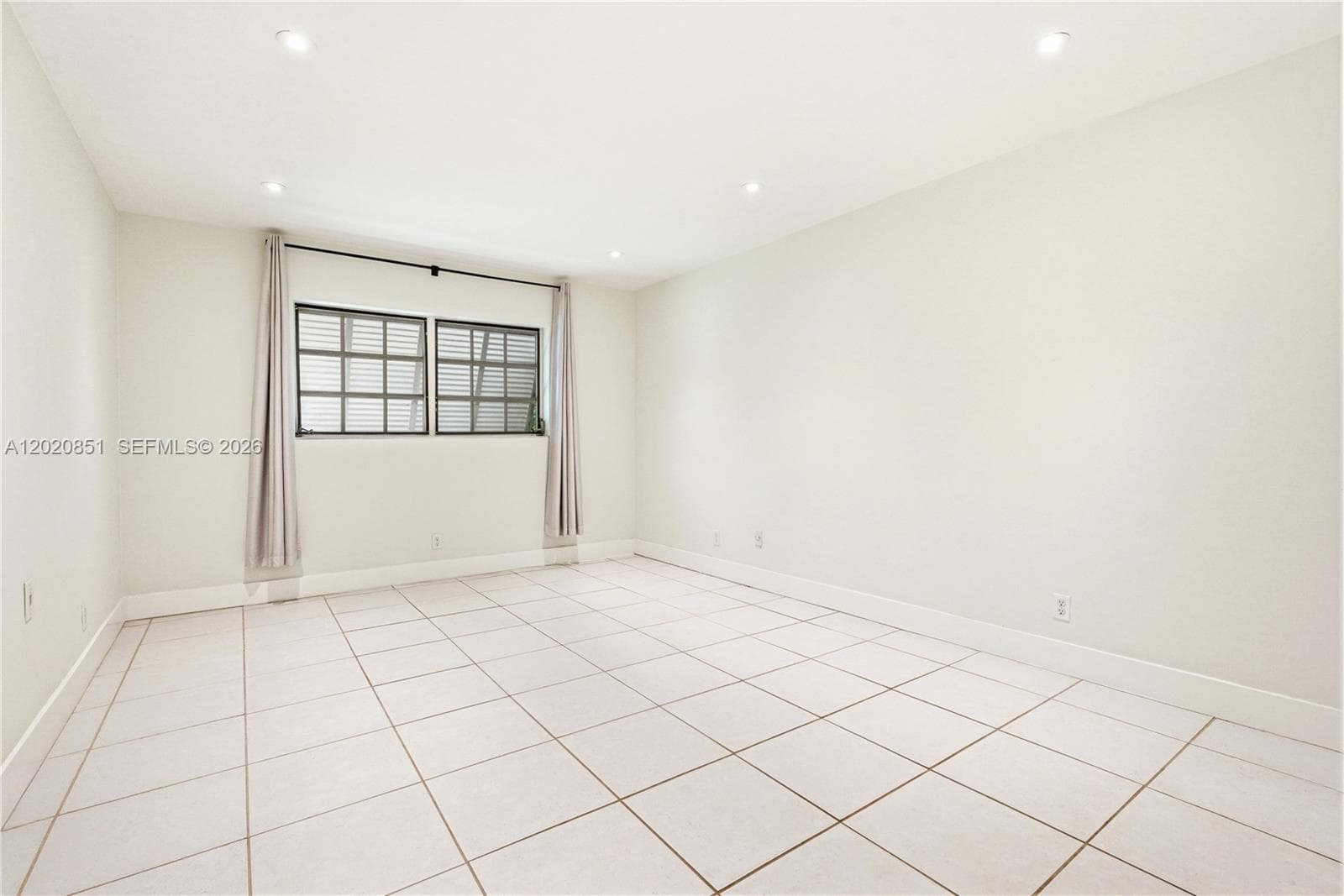 1200 Mariposa Ave # E104, Coral Gables FL 33146 — 3