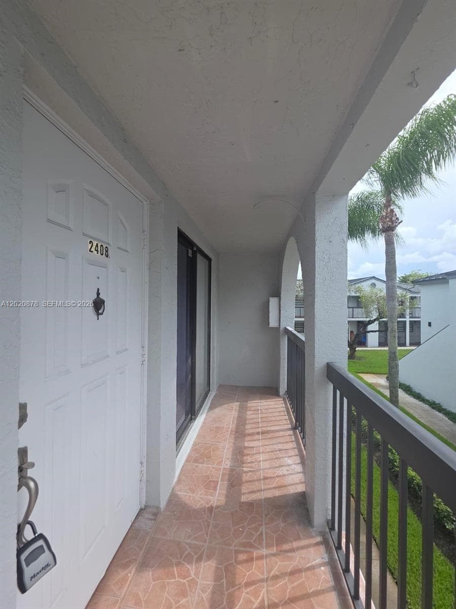 18310 Mediterranean Blvd # 24, Hialeah FL 33015 — 10