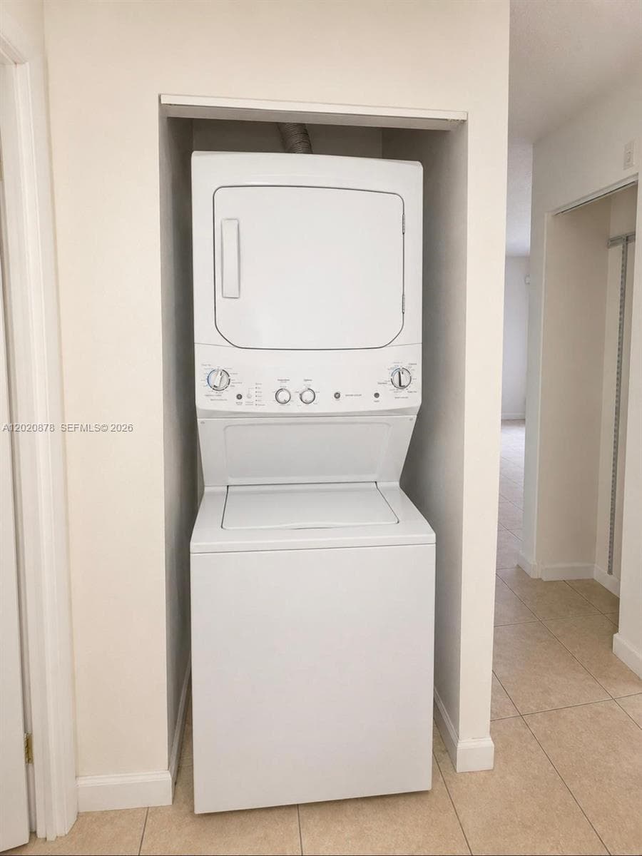 18310 Mediterranean Blvd # 24, Hialeah FL 33015 — 11