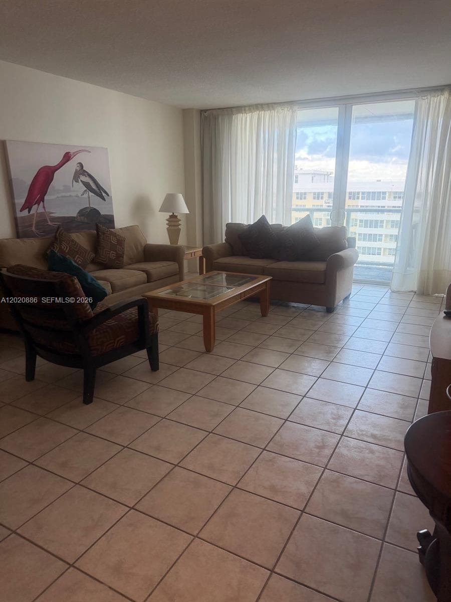 5601 Collins Ave # 1718, Miami Beach FL 33140 — 7