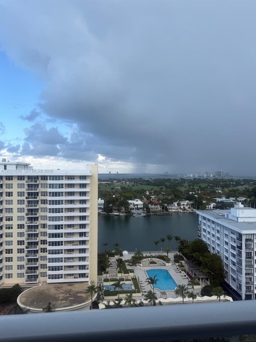5601 Collins Ave # 1718, Miami Beach FL 33140 — 3