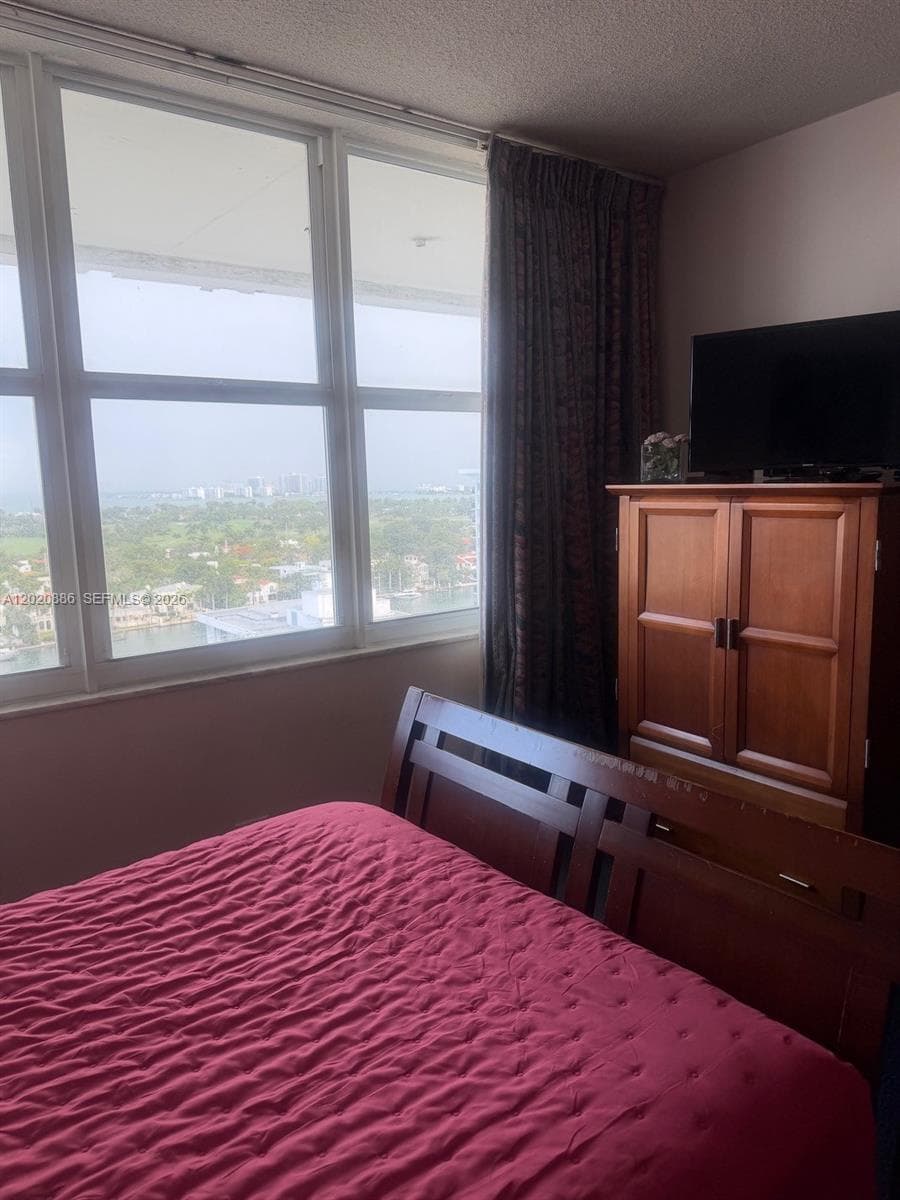 5601 Collins Ave # 1718, Miami Beach FL 33140 — 15