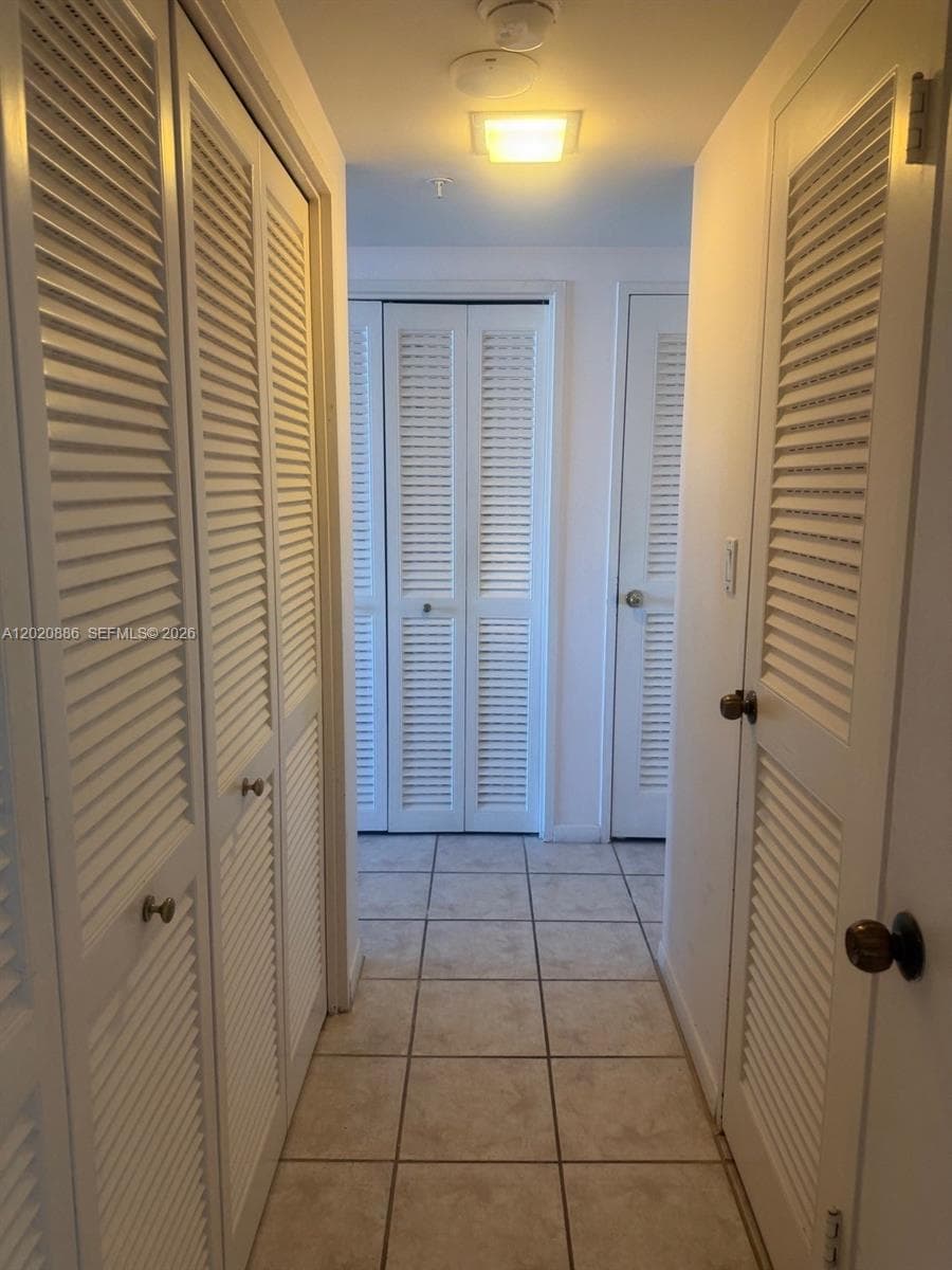 5601 Collins Ave # 1718, Miami Beach FL 33140 — 11