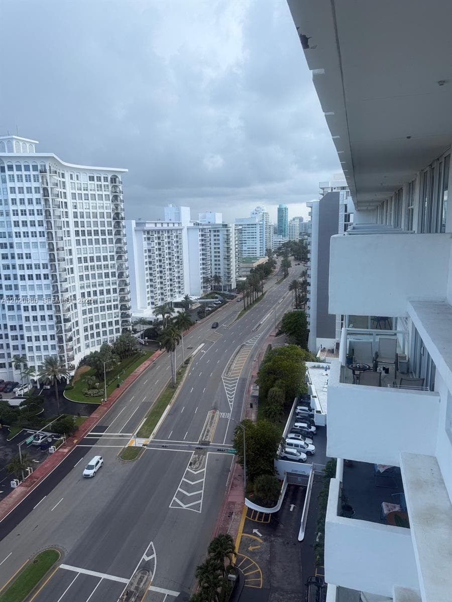 5601 Collins Ave # 1718, Miami Beach FL 33140 — 4