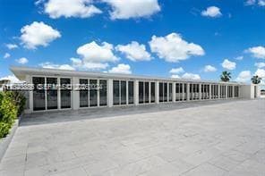 5601 Collins Ave # 1718, Miami Beach FL 33140 — 25