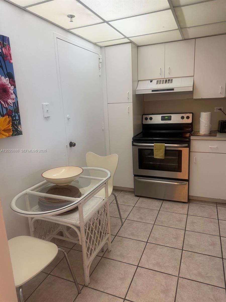 5601 Collins Ave # 1718, Miami Beach FL 33140 — 21