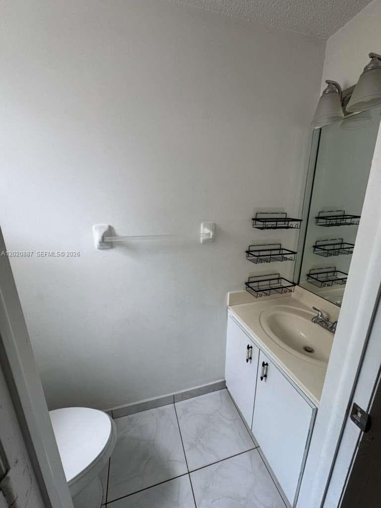 8059 NW 8th St # 4, Miami FL 33126 — 5
