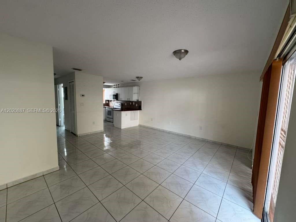8059 NW 8th St # 4, Miami FL 33126 — 9