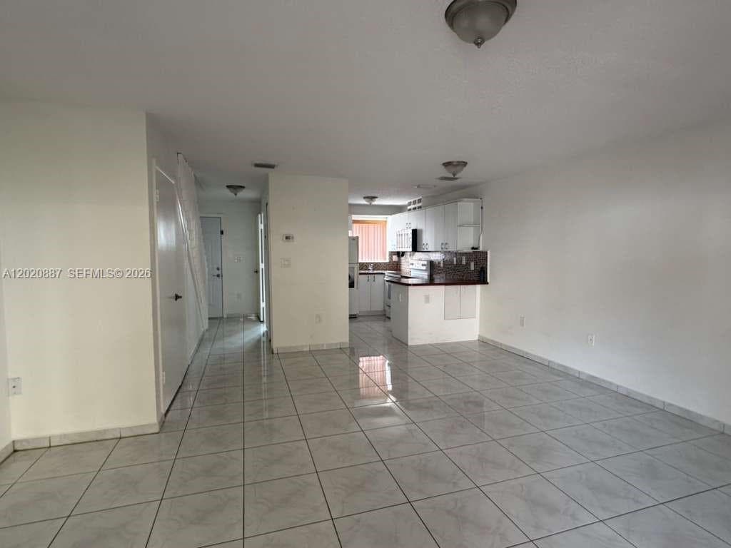 8059 NW 8th St # 4, Miami FL 33126 — 10