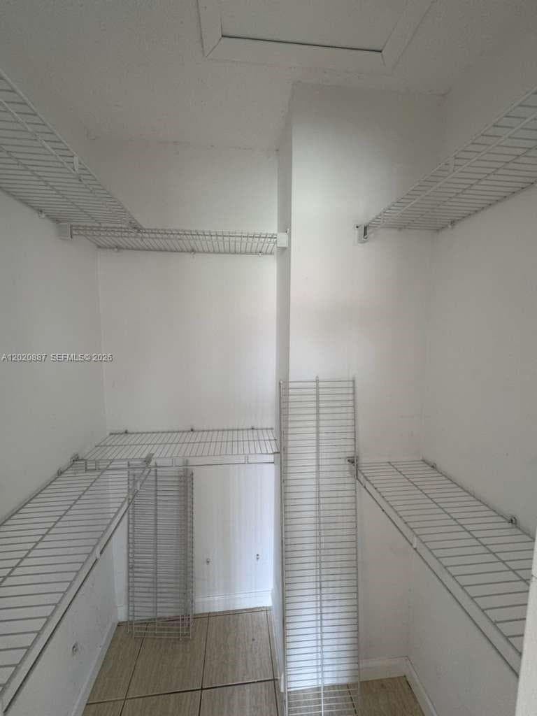 8059 NW 8th St # 4, Miami FL 33126 — 33