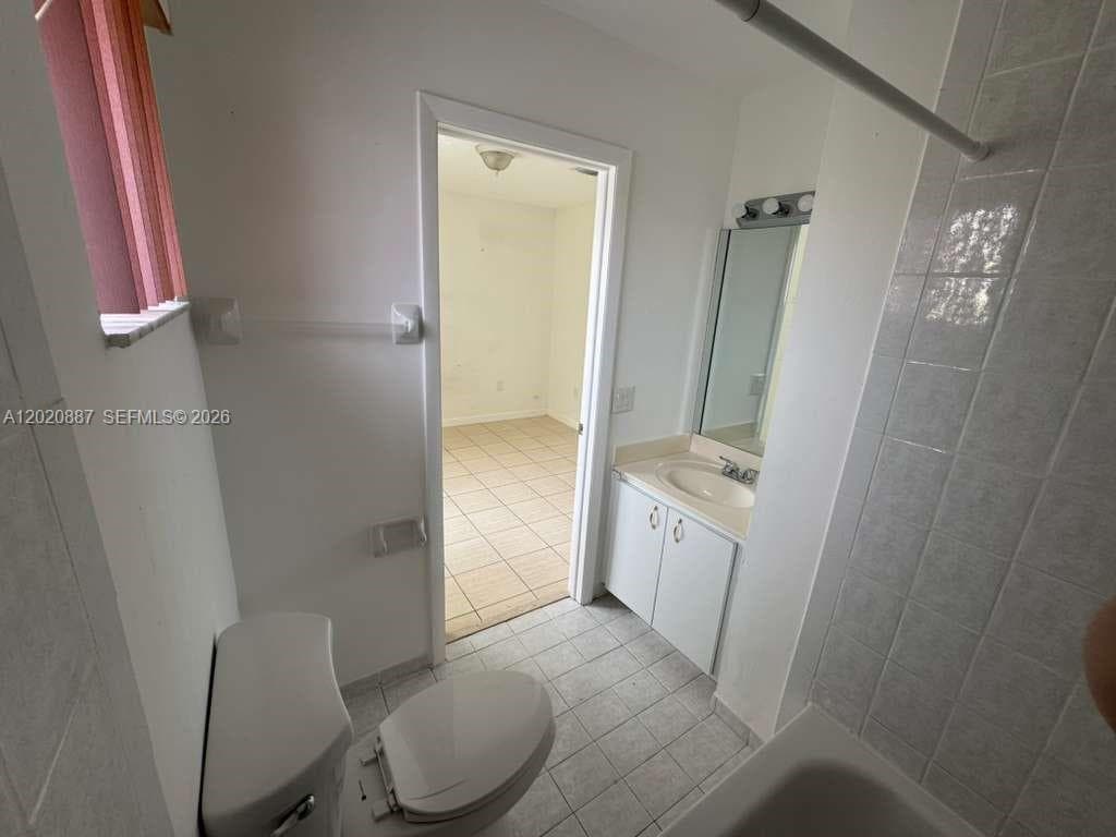 8059 NW 8th St # 4, Miami FL 33126 — 35