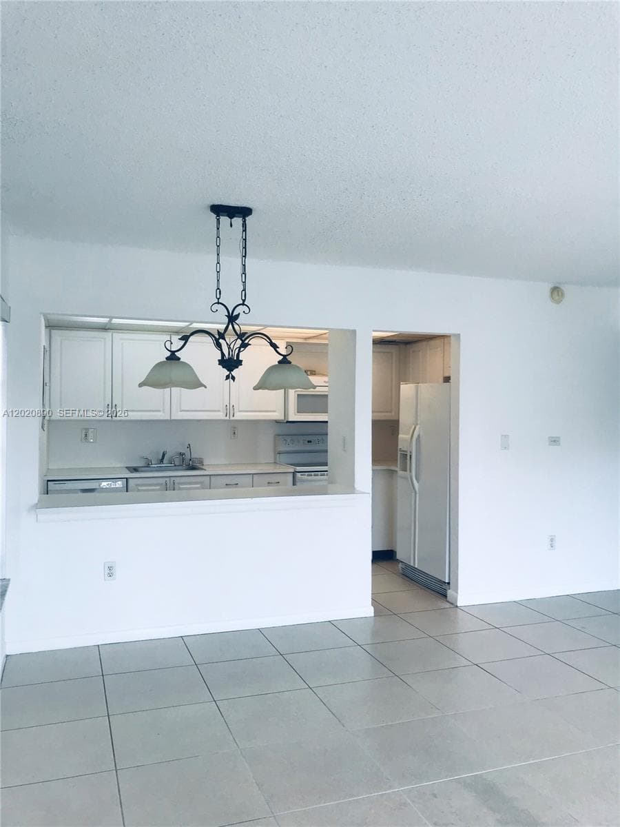 17600 NW 68th Ave # B3006, Hialeah FL 33015 — 3
