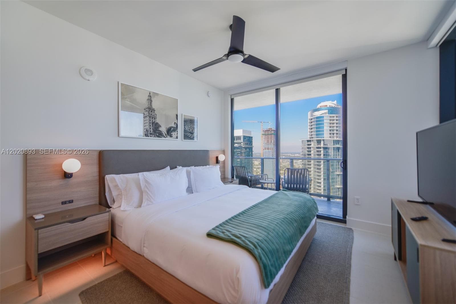 159 NE 6th St # 4601, Miami FL 33132 — 22