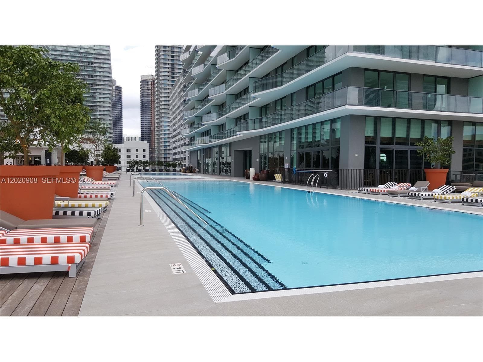 1300 S Miami # 2709, Miami FL 33130 — 27