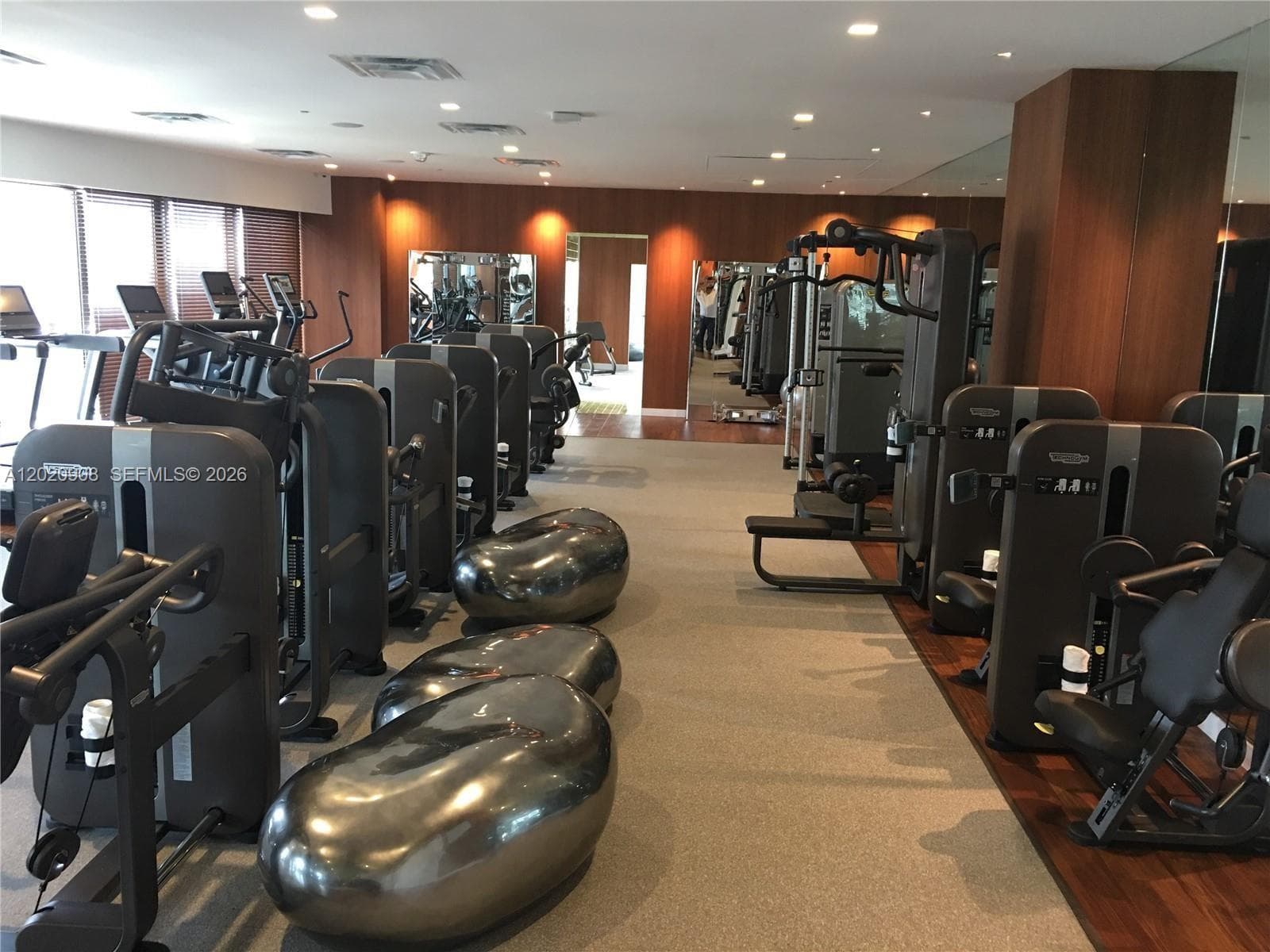 1300 S Miami # 2709, Miami FL 33130 — 32