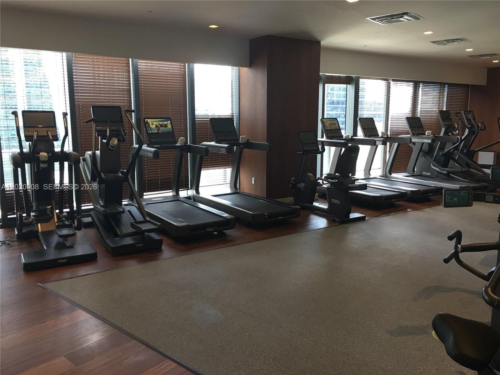 1300 S Miami # 2709, Miami FL 33130 — 33