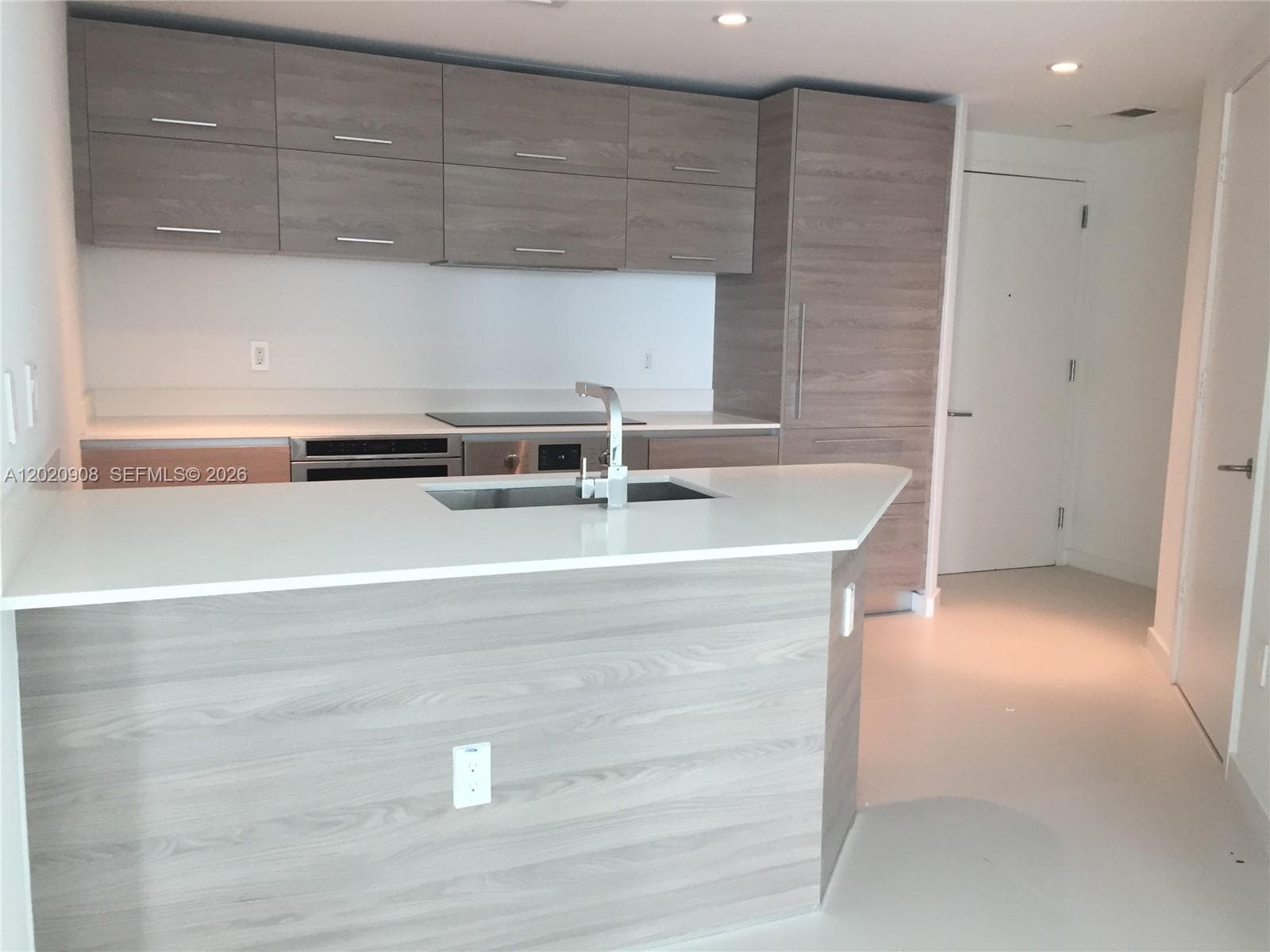 1300 S Miami # 2709, Miami FL 33130 — 11