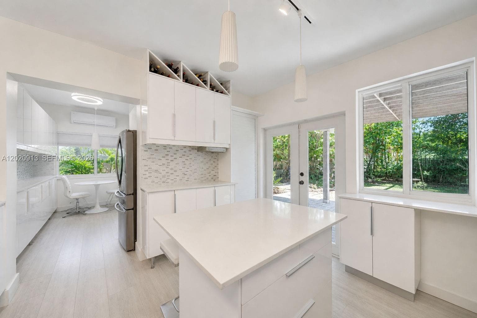 860 NE 127TH ST, North Miami FL 33161 — 3