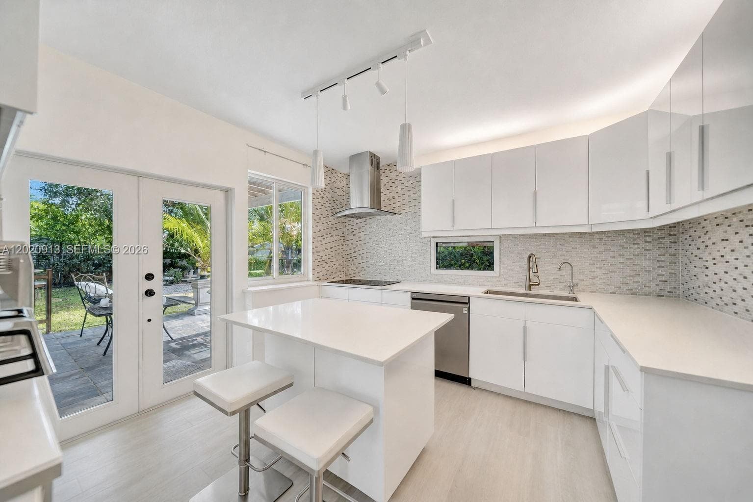 860 NE 127TH ST, North Miami FL 33161 — 8