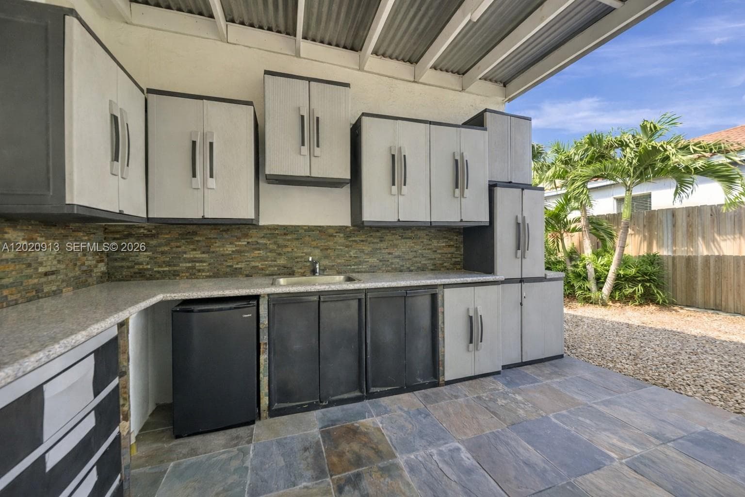 860 NE 127TH ST, North Miami FL 33161 — 21