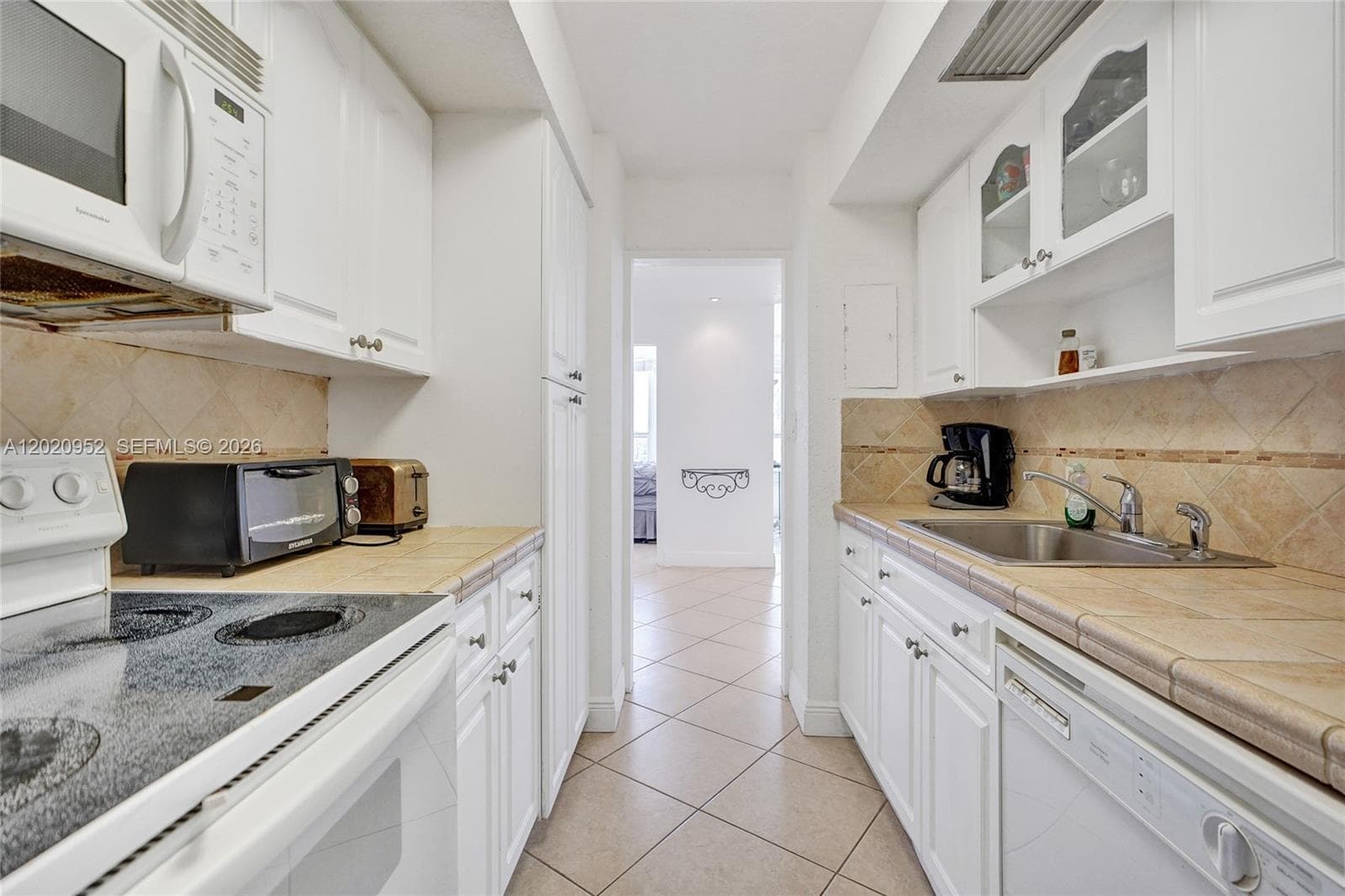 4925 Collins Ave # 3H, Miami Beach FL 33140 — 12