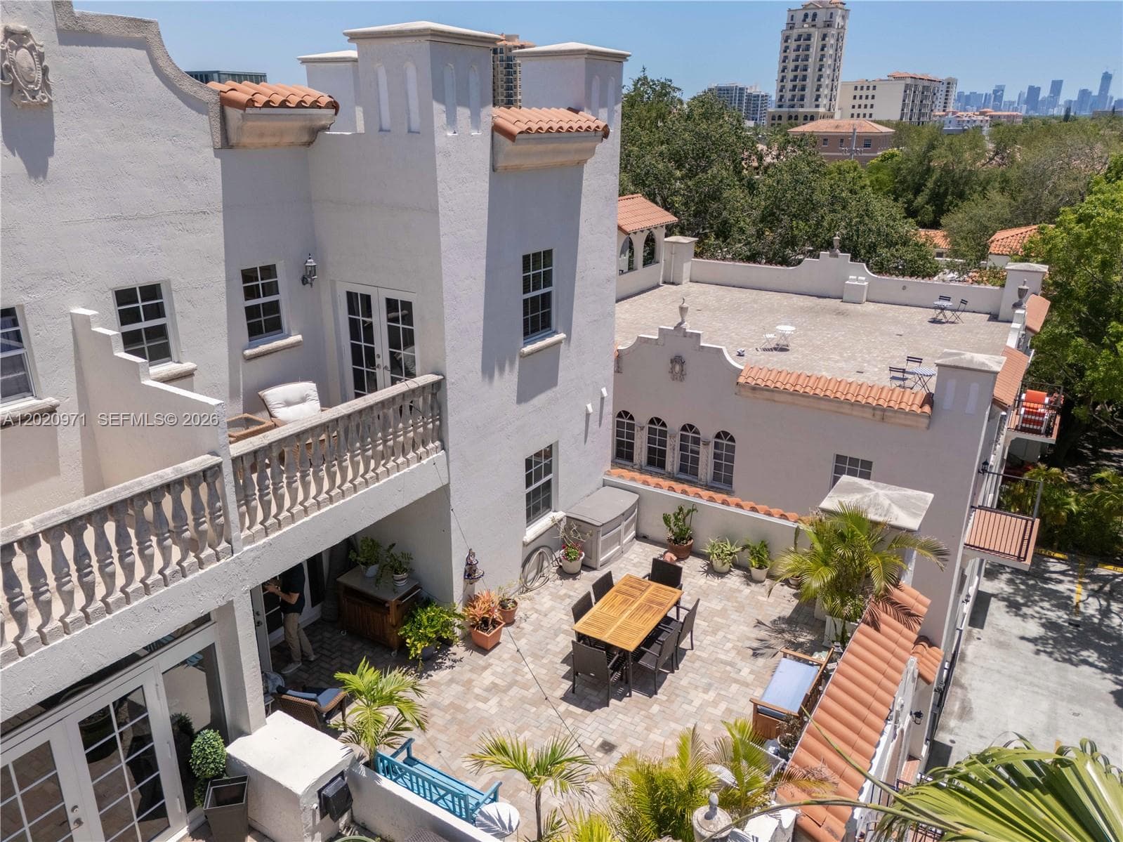 323 Navarre Ave # 403, Coral Gables FL 33134 — 6