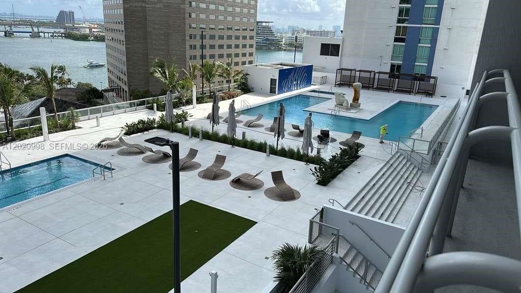 325 S BISCAYNE BL # 1516, Miami FL 33131 — 2