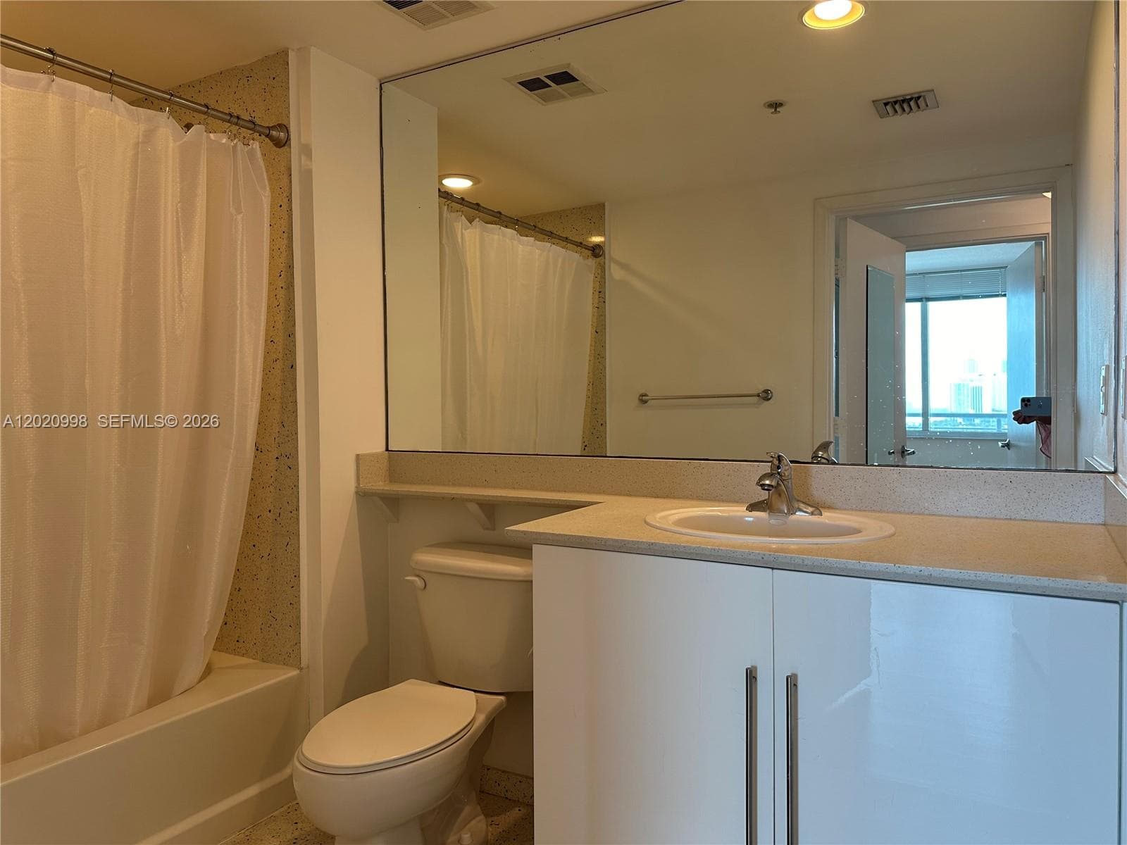 325 S BISCAYNE BL # 1516, Miami FL 33131 — 12