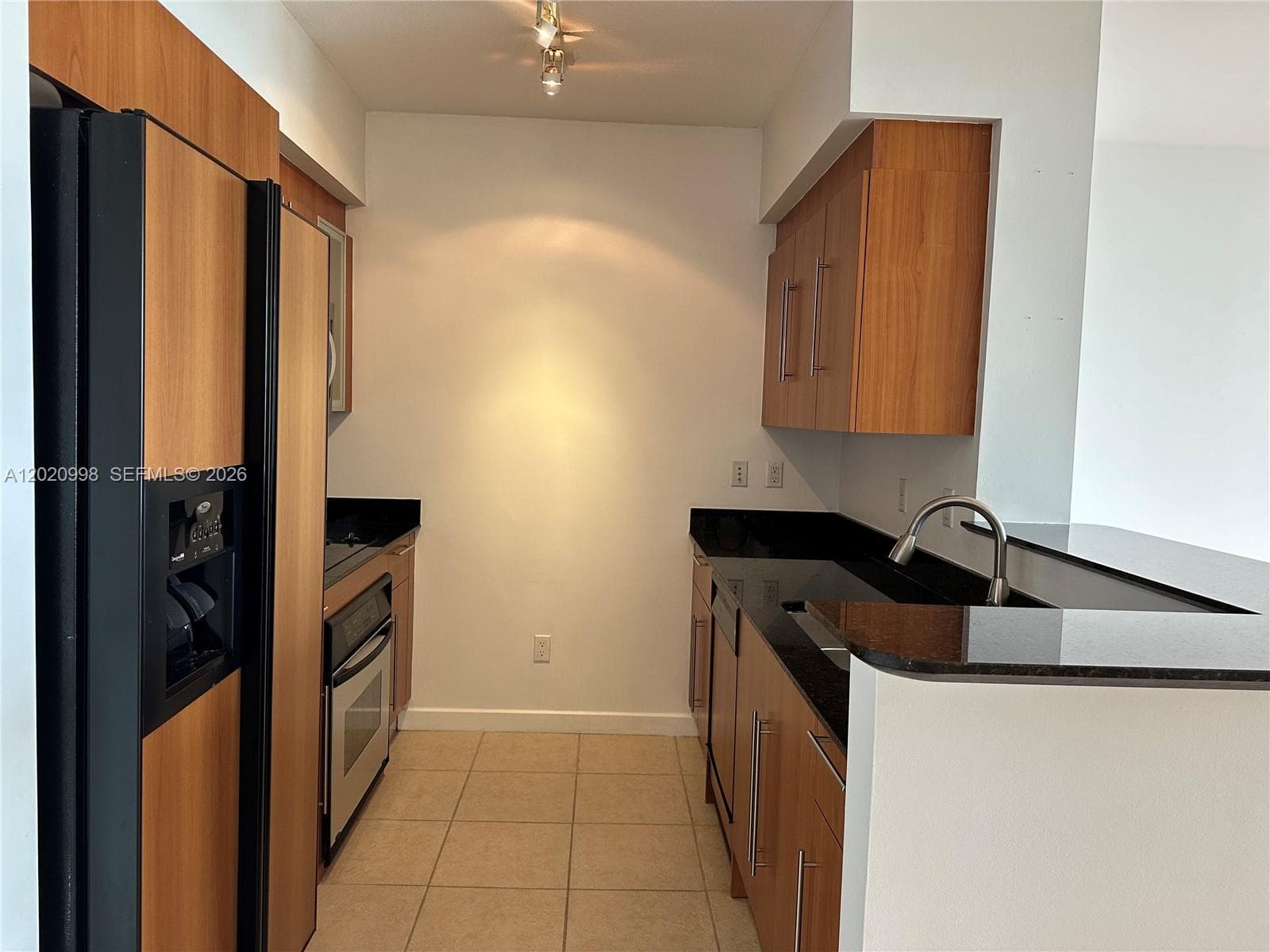 325 S BISCAYNE BL # 1516, Miami FL 33131 — 3